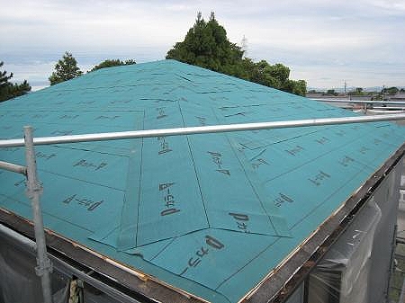 屋根カバー工法　屋根修理　金属瓦　葺き替え　愛知県